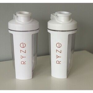 RYZE Shaker Bottle RYZE Overnight Oats Travel Bottle Lot of 2 White EUC Clean